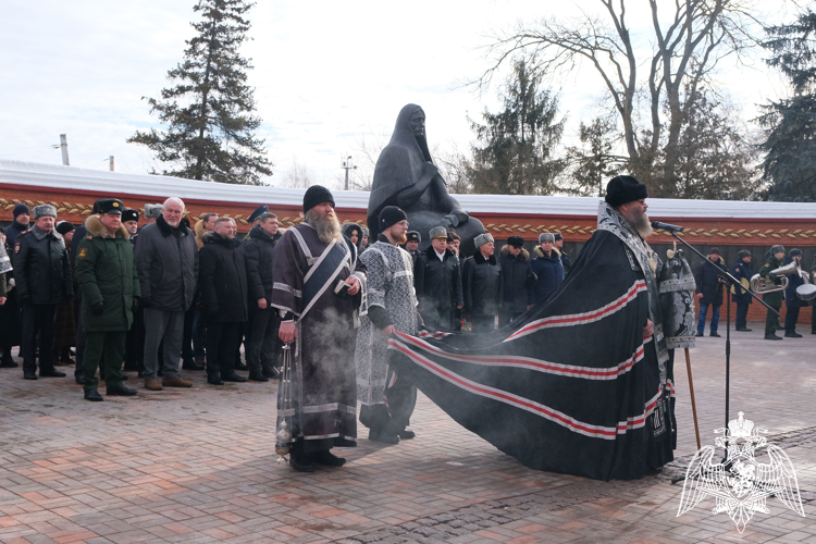 В День защитника Отечества начальник регионального управления Росгвардии принял участие в памятном мероприятии в Тамбове