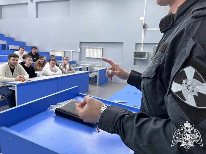 Росгвардейцы провели урок для тамбовских студентов в рамках всероссийской ведомственной акции