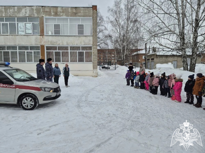 Росгвардейцы провели познавательное мероприятие с дошкольниками в Тамбовской области