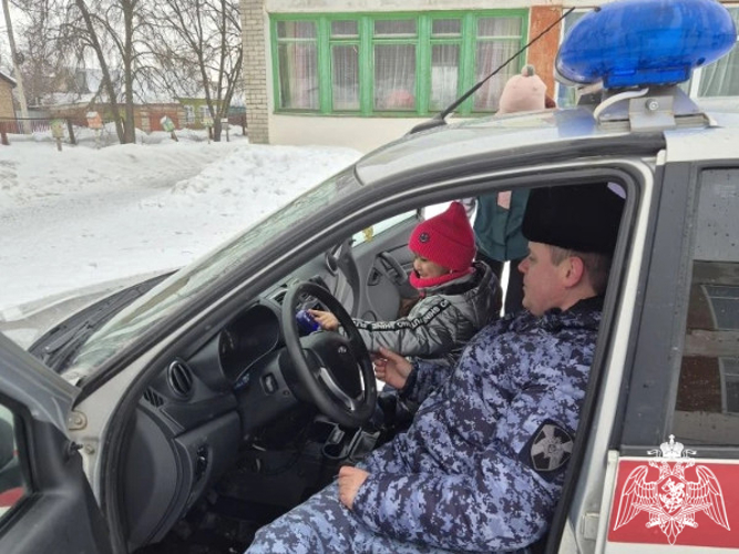 Росгвардейцы провели познавательное мероприятие с дошкольниками в Тамбовской области
