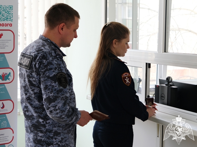 В честь юбилея ведомства росгвардейцы присоединились к донорской акции в Тамбове 