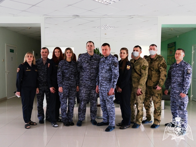 В честь юбилея ведомства росгвардейцы присоединились к донорской акции в Тамбове 
