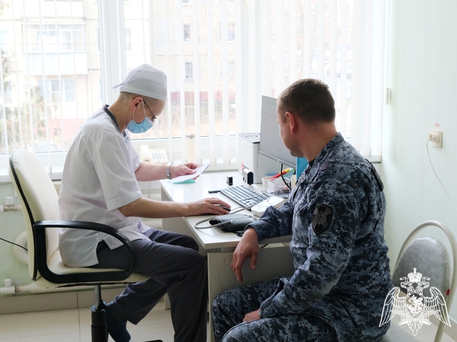 В честь юбилея ведомства росгвардейцы присоединились к донорской акции в Тамбове 