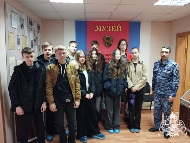 Сотрудники вневедомственной охраны организовали экскурсию для тамбовских школьников