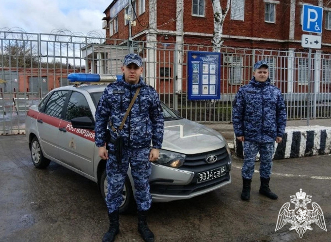 Росгвардейцы задержали нетрезвого мужчину, который угрожал сотрудникам магазина в Тамбовской области