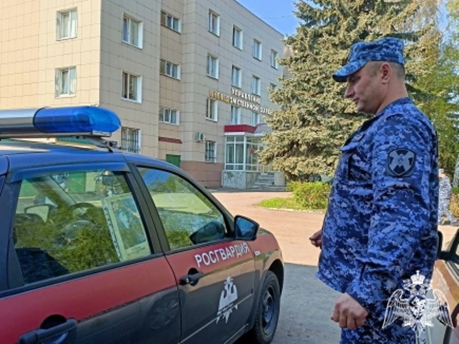 Сотрудники Росгвардии присоединились ко Всероссийской акции «Бессмертный автополк» в Тамбовской области