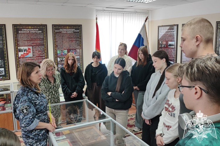 Росгвардейцы провели тематическую викторину для тамбовских студентов в честь юбилея ведомства