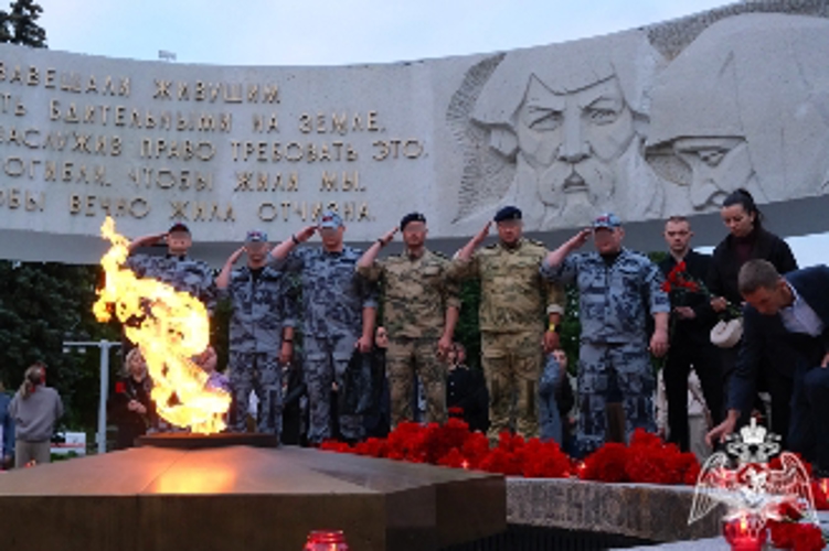 Росгвардейцы стали участниками патриотических акций в честь Дня памяти и скорби в Тамбове