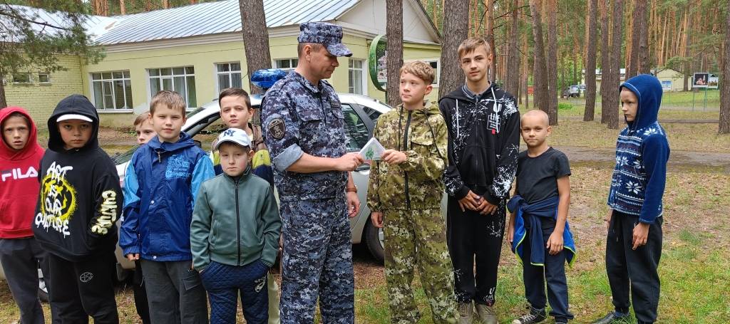 Росгвардейцы в рамках ведомственной акции провели мероприятие в детском лагере в Тамбовской области