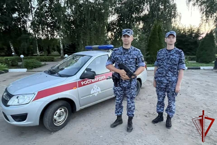 Росгвардейцы в Тамбове оперативно доставили в больницу ребенка с ожогами
