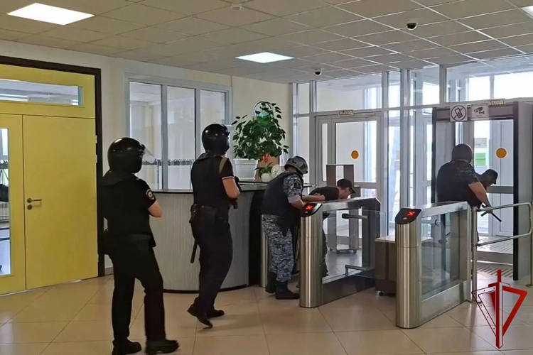 Росгвардейцы приняли участие во всероссийских учениях на объектах образования в Тамбовской области