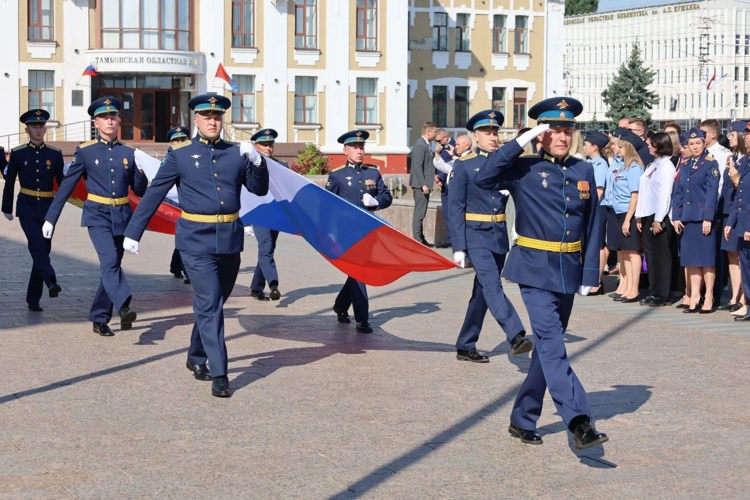 Заместитель начальника регионального управления Росгвардии принял участие в торжественном мероприятии в честь Дня Государственного флага России в Тамбове