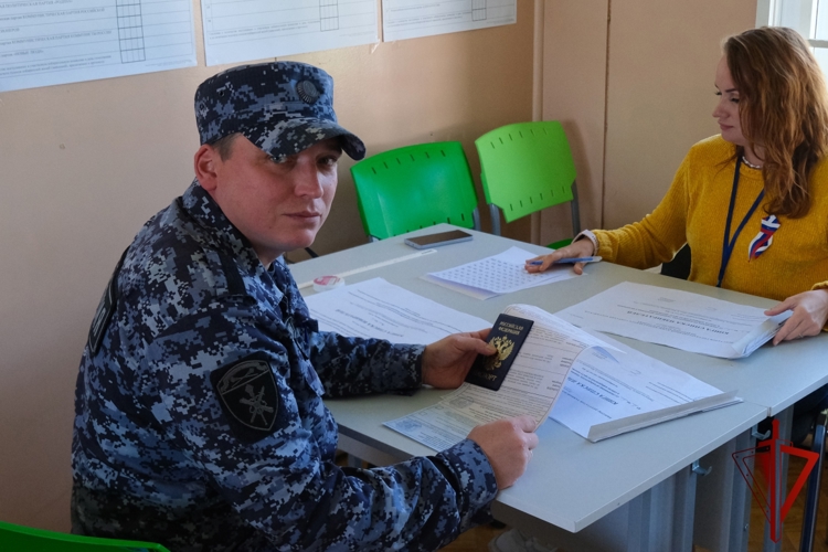 Росгвардейцы участвуют в Едином дне голосования в Тамбовской области