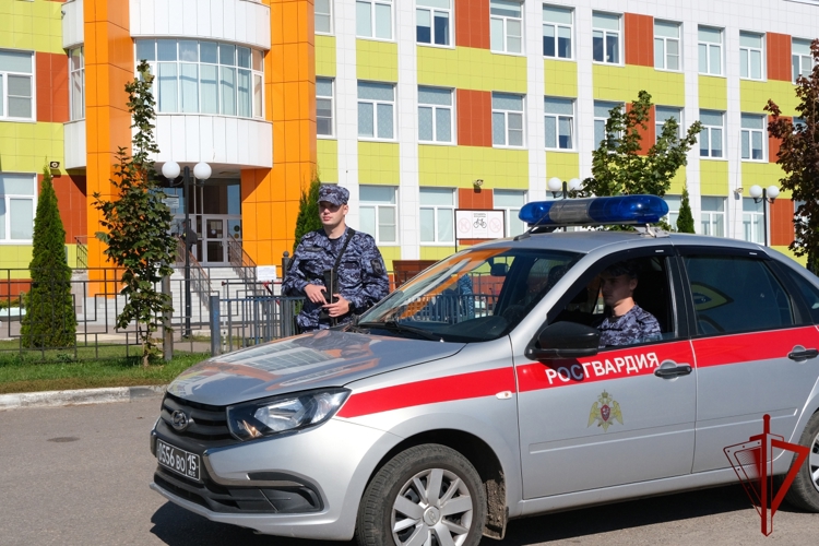 Росгвардейцы приняли участие в обеспечении безопасности выборов в Тамбовской области