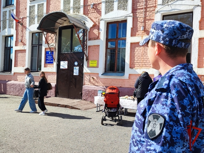 Росгвардейцы приняли участие в обеспечении безопасности выборов в Тамбовской области