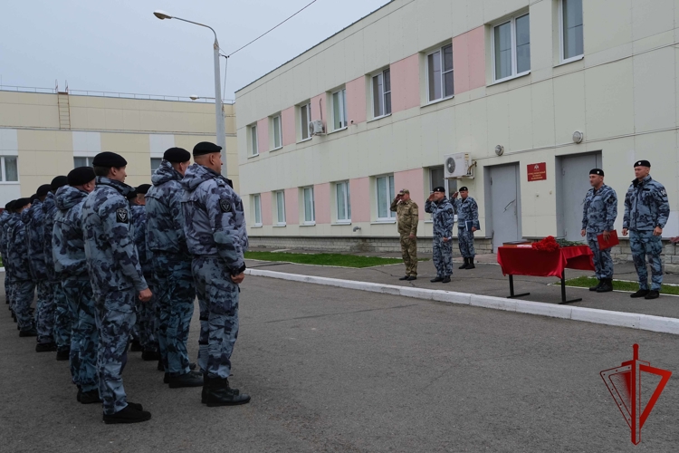 Сотрудников тамбовского ОМОН поздравили с профессиональным праздником