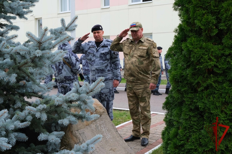Сотрудников тамбовского ОМОН поздравили с профессиональным праздником